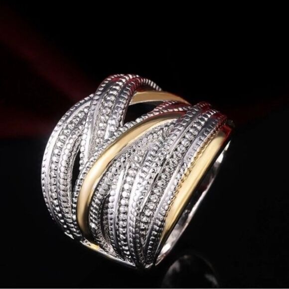 The Designer 2 Tone 925 Silver Statement Ring size 6 - Picture 2 of 8
